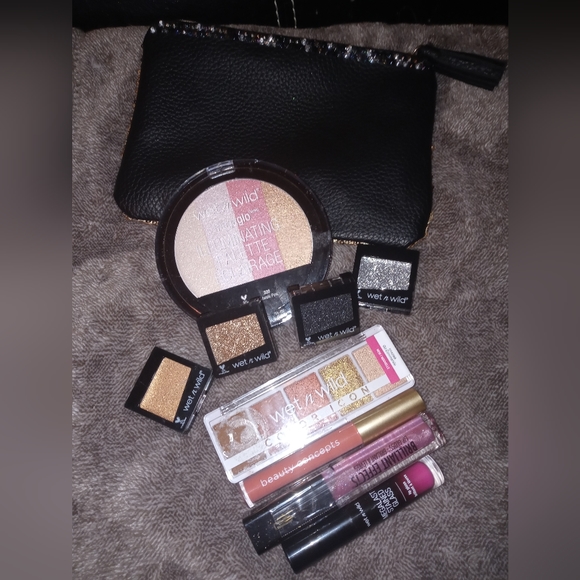 Wet n wild makeup bundle - Picture 2 of 3